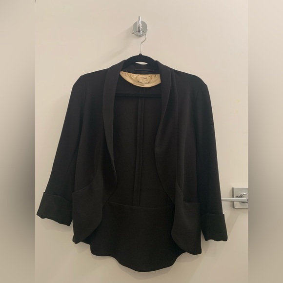 ARITZIA Wilfred Blazer in Black with minor wear & tear. Size 0 - Picture 1 of 5